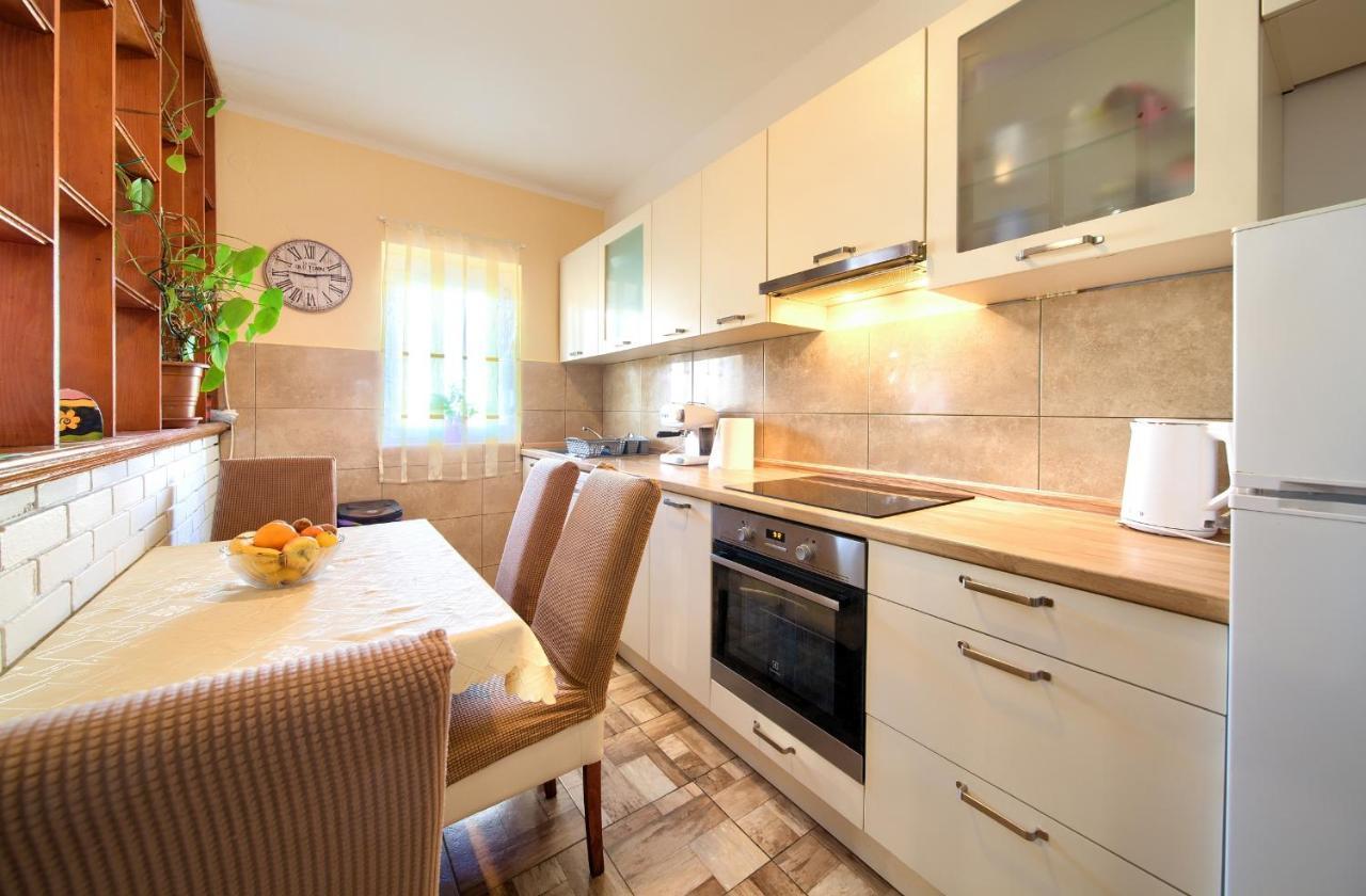Apartments Petra คิร์ก ภายนอก รูปภาพ