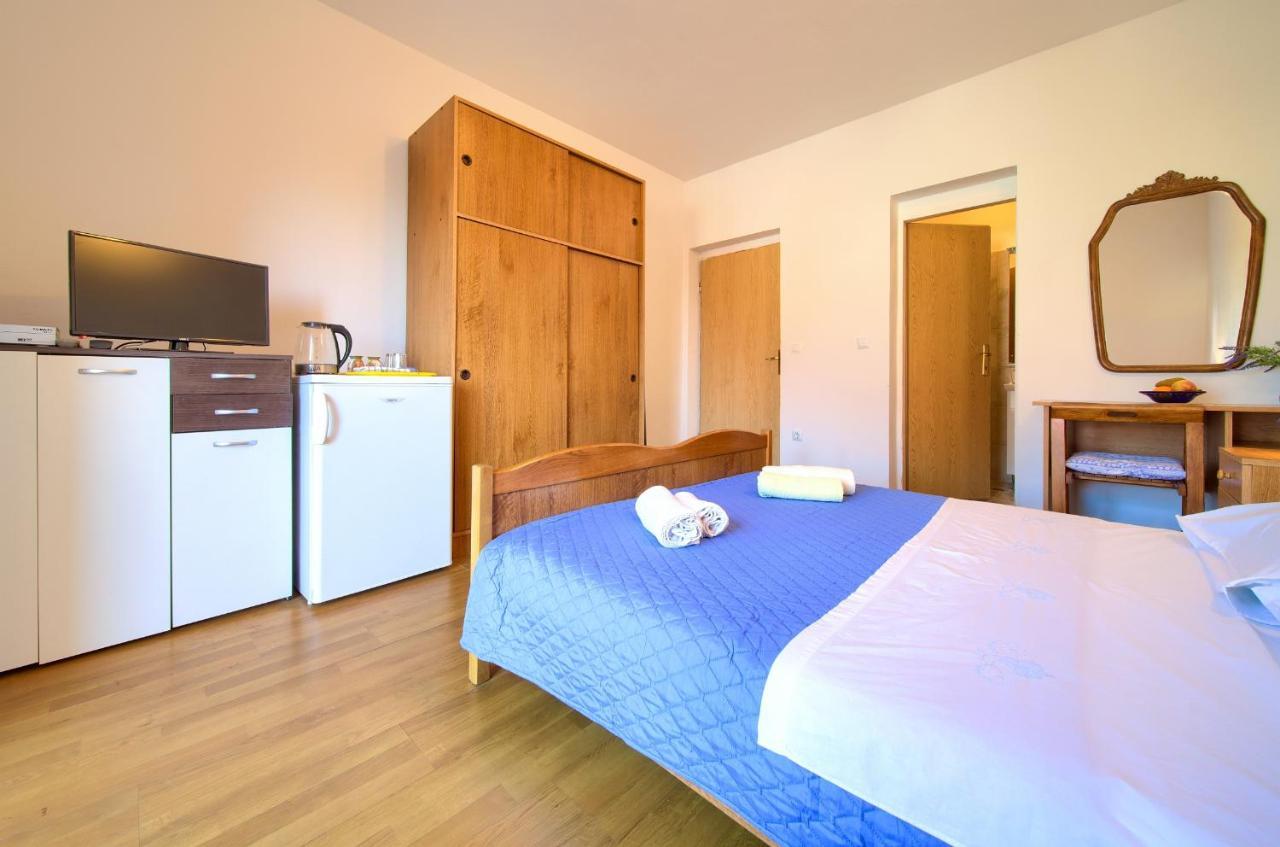 Apartments Petra คิร์ก ภายนอก รูปภาพ