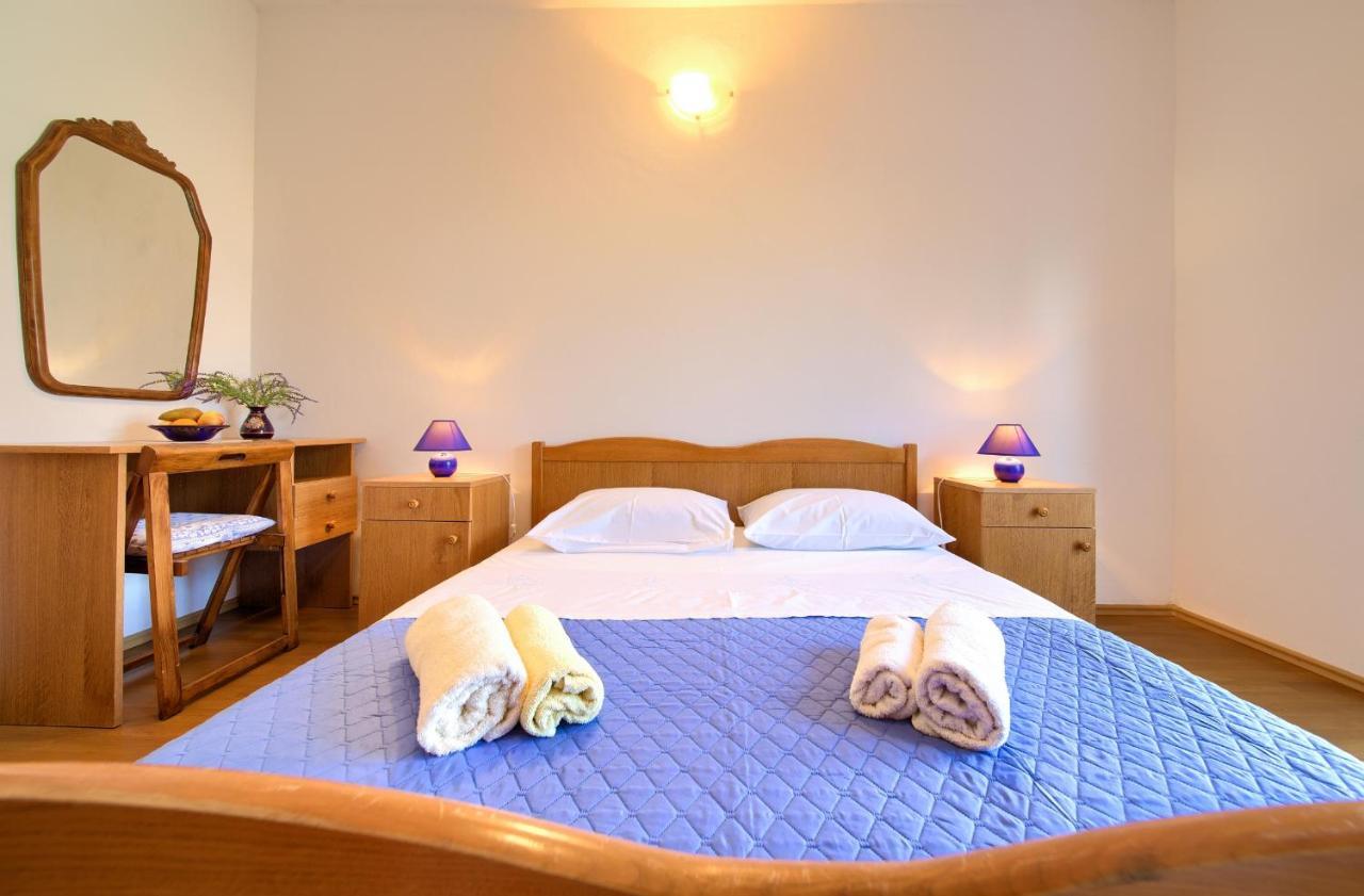 Apartments Petra คิร์ก ภายนอก รูปภาพ