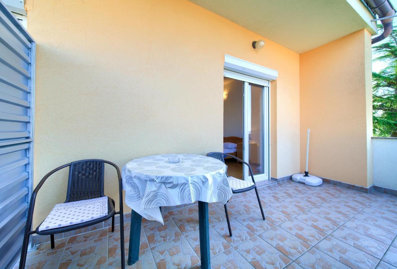 Apartments Petra คิร์ก ภายนอก รูปภาพ